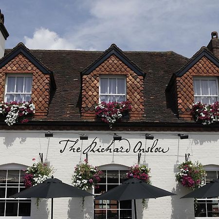 The Richard Onslow Cranleigh Extérieur photo