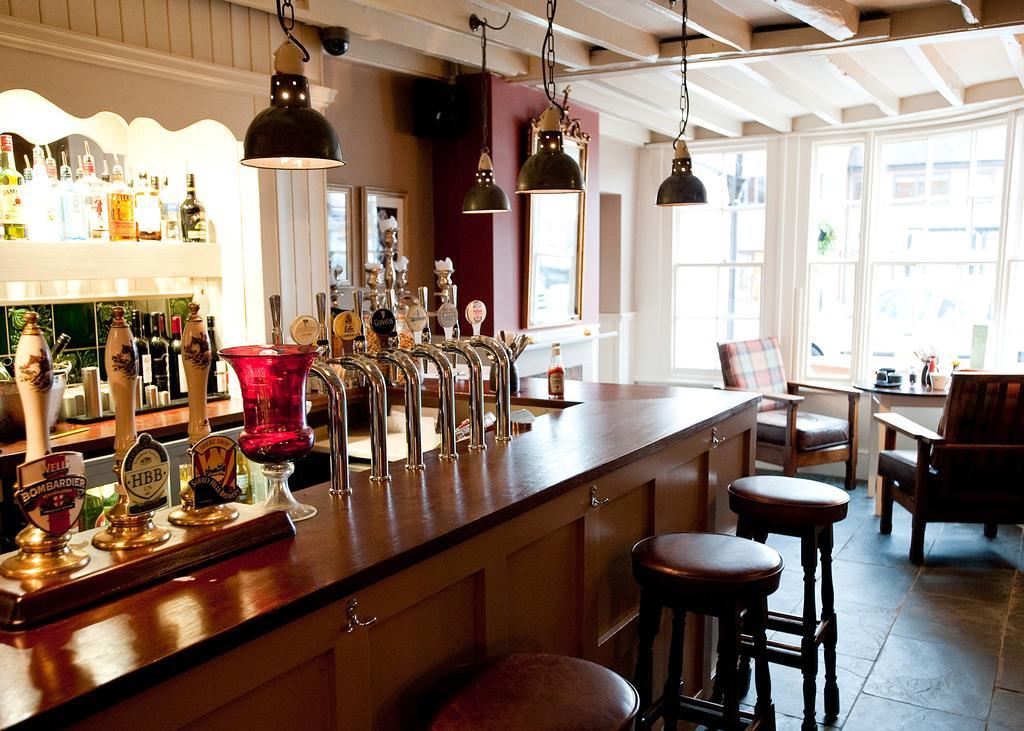 The Richard Onslow Cranleigh Extérieur photo