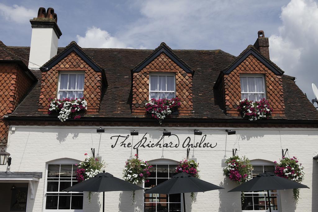 The Richard Onslow Cranleigh Extérieur photo
